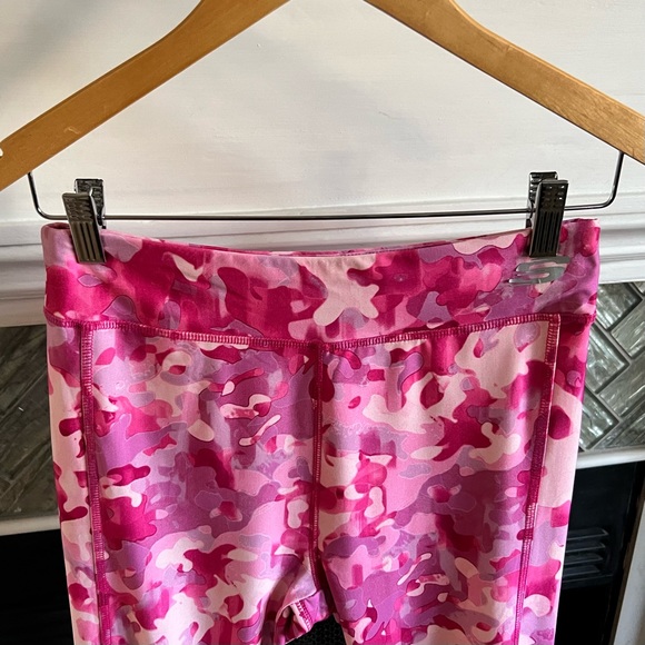 Girls SKECHERS Pink Camo ATHLETIC Workout LEGGINGS With LACE UP Sides XL - Picture 3 of 16